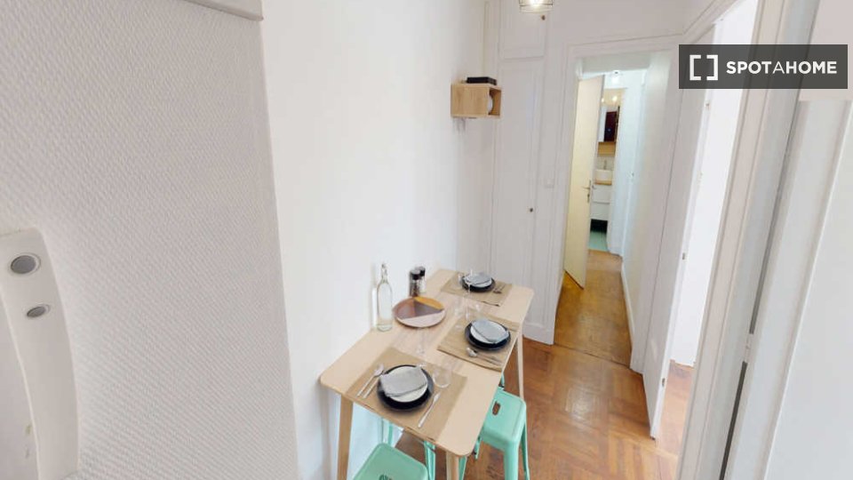 Double room Paris, 4 beds, 70m² — photo 3