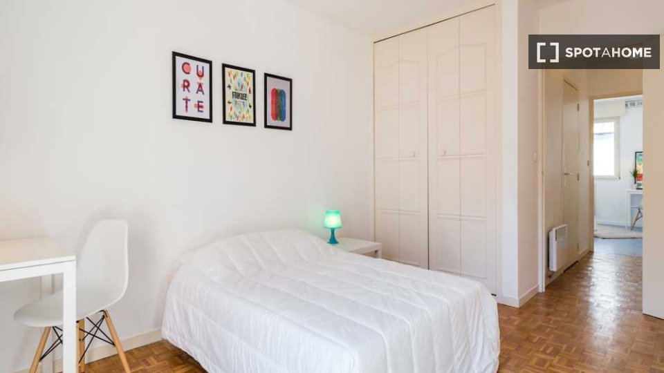 Double room Lyon, 5 beds, 100m² — photo 6