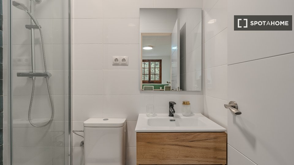 Double room Barcelona, 6 beds, 227m² — photo 56