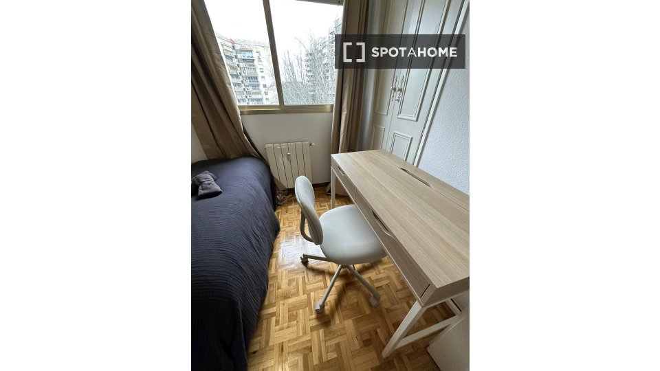 Double room Madrid, 5 beds — photo 30