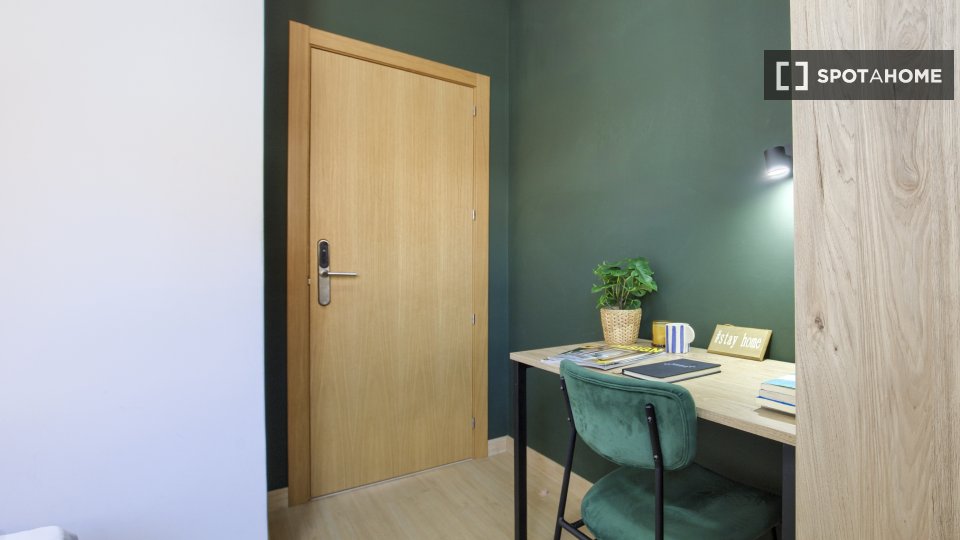 Double room Madrid, 6 beds — photo 34