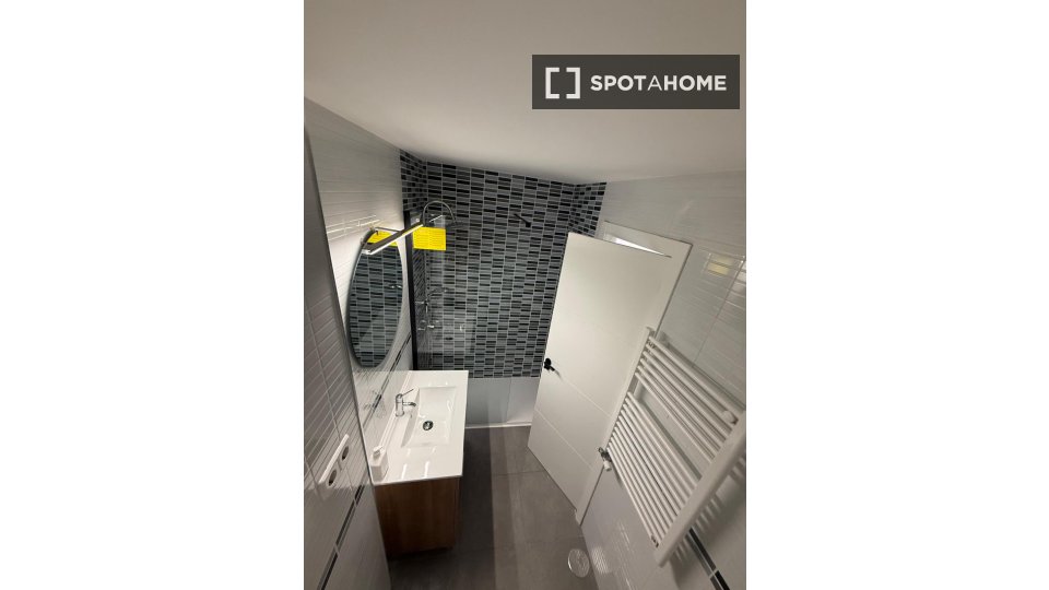 Double room Madrid, 4 beds — photo 11