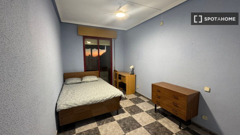 Double room Madrid, 5 beds — photo 18