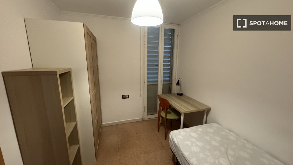 Double room Barcelona, 3 beds, 167m² — photo 7