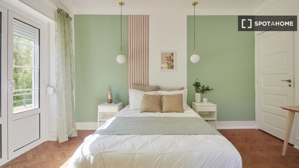 Double room Lisbon, 6 beds — photo 11