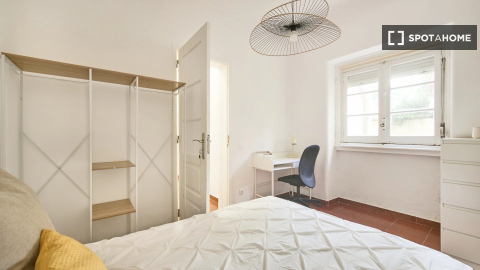 Double room Lisbon, 4 beds — photo 4
