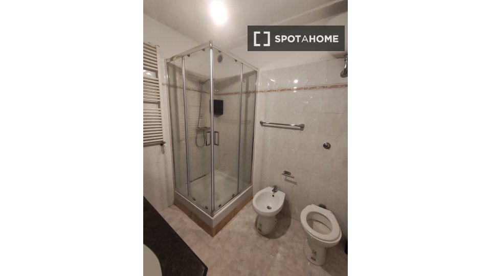 Double room Rome, 3 beds, 100m² — photo 7