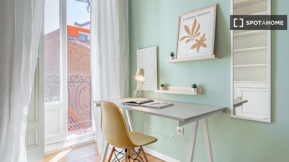 Double room Madrid, 10 beds, 173m² — photo 46