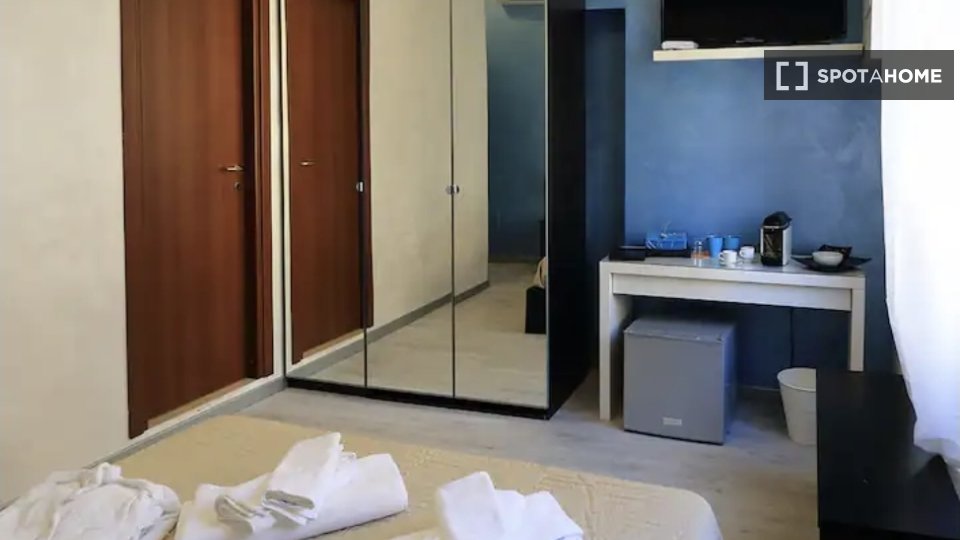 Double room Rome, 4 beds, 20m² — photo 7