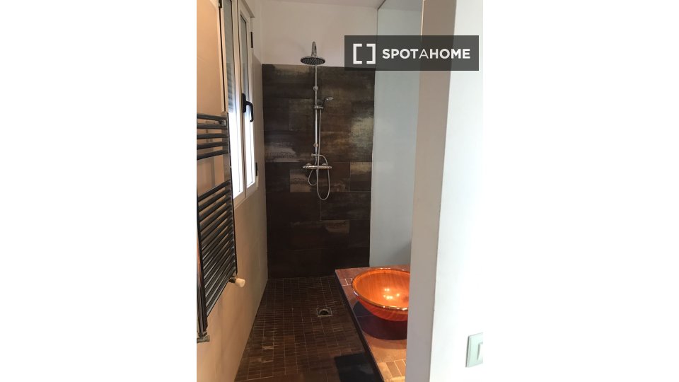 Double room Madrid, 3 beds, 100m² — photo 11