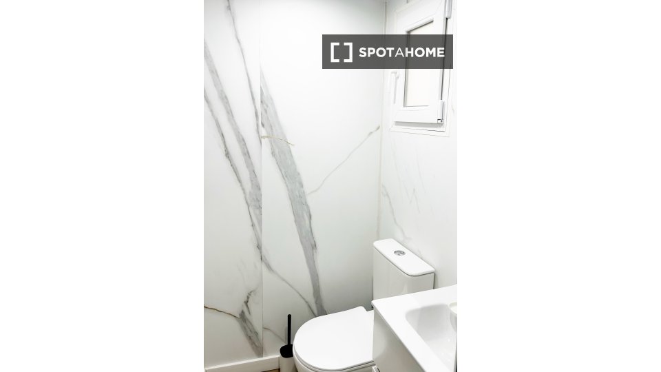 Double room Barcelona, 6 beds, 150m² — photo 5