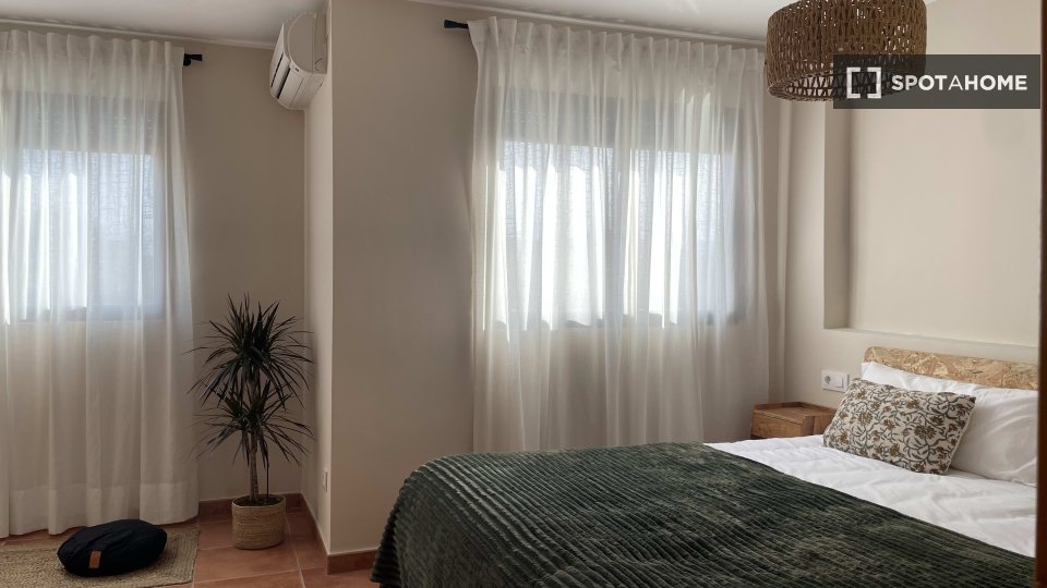 Apartment Valencia, 2 beds, 280m² — photo 18