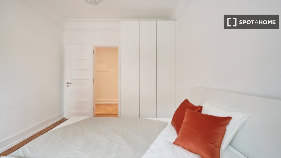 Double room Lisbon, 6 beds — photo 13