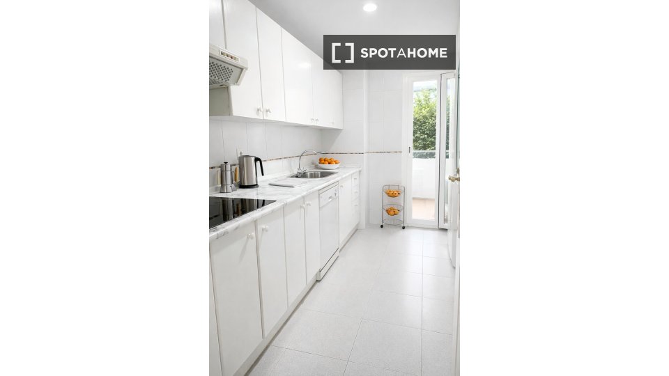 Double room Malaga, 3 beds, 150m² — photo 8