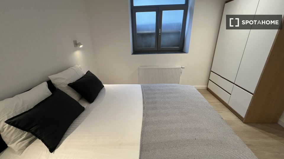 Double room Brussels, 9 beds, 13m² — photo 12