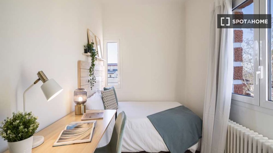Double room Madrid, 17 beds, 560m² — photo 12