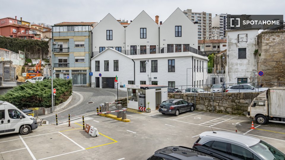 Apartment Porto, 2 beds, 97m² — photo 6