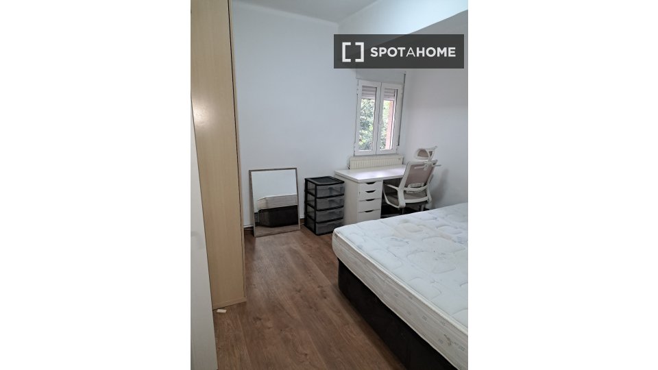 Double room Madrid, 3 beds — photo 5