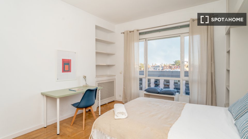 Double room Madrid, 6 beds — photo 31