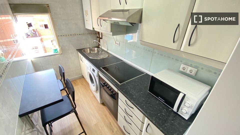 Double room Madrid, 4 beds — photo 9