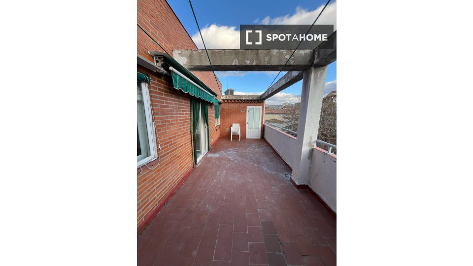 Double room Madrid, 4 beds — photo 12