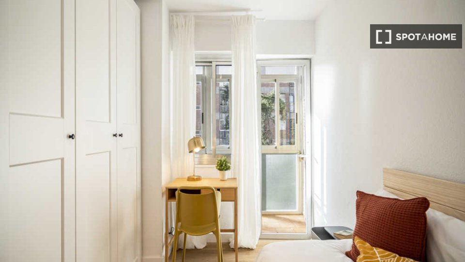 Double room Madrid, 16 beds — photo 55