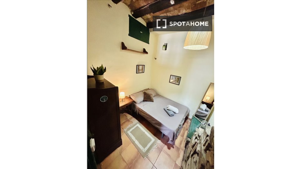 Double room Barcelona, 1 bed, 67m² — photo 1