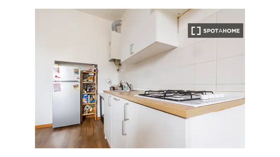 Double room Milan, 2 beds — photo 8