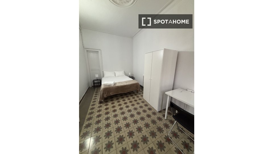Double room Barcelona, 8 beds, 200m² — photo 11