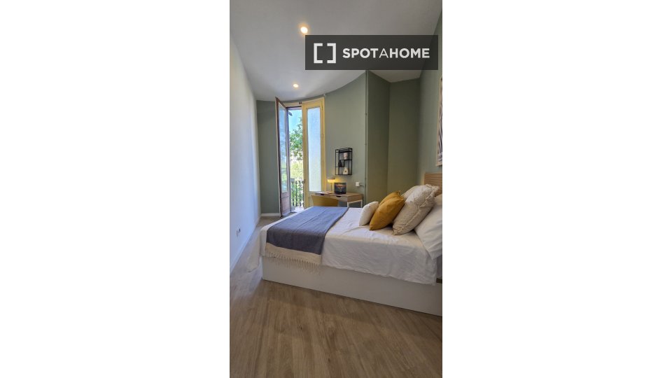 Double room Barcelona, 10 beds, 210m² — photo 10