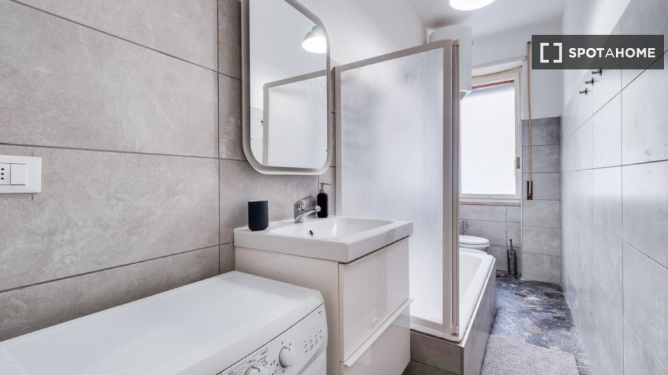 Double room Milan, 2 beds, 70m² — photo 2