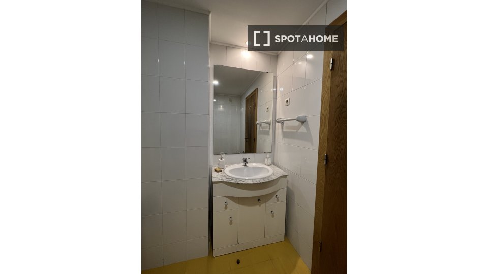 Apartment Lisbon, 3 beds, 90m² — photo 9