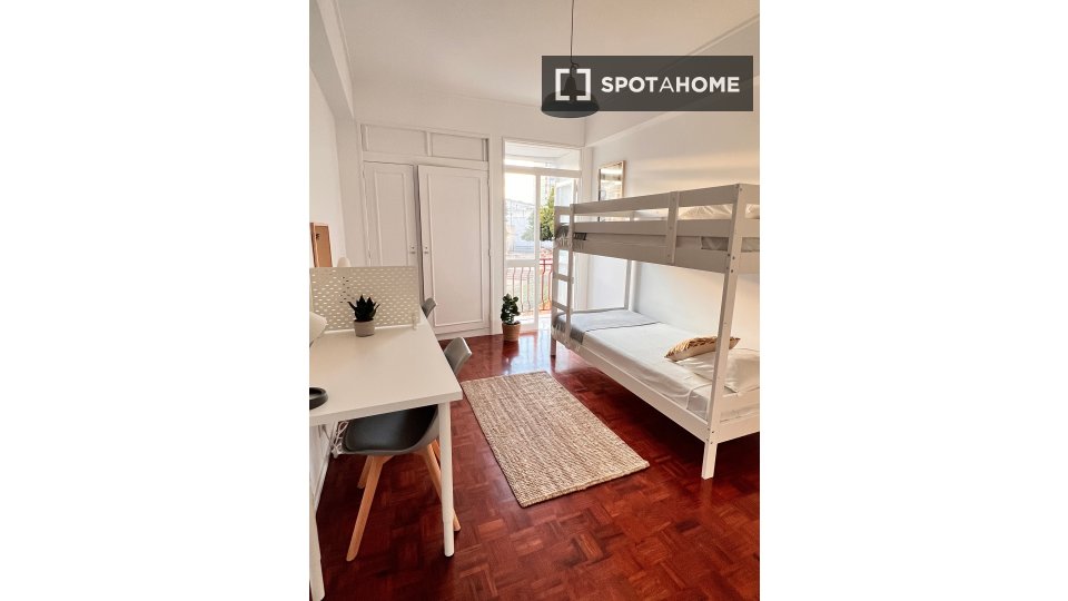 Double room Lisbon, 6 beds — photo 13
