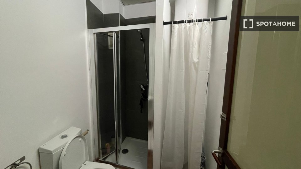 Double room Valencia, 1 bed, 150m² — photo 9