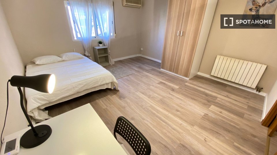 Double room Madrid, 4 beds — photo 8