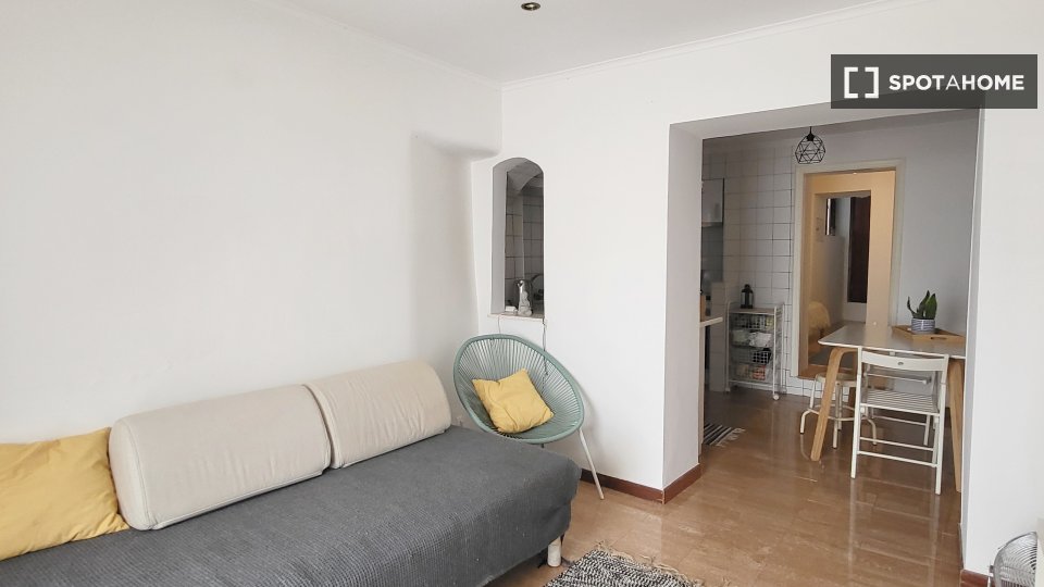 Apartment Lisbon, 2 beds, 53m² — photo 9