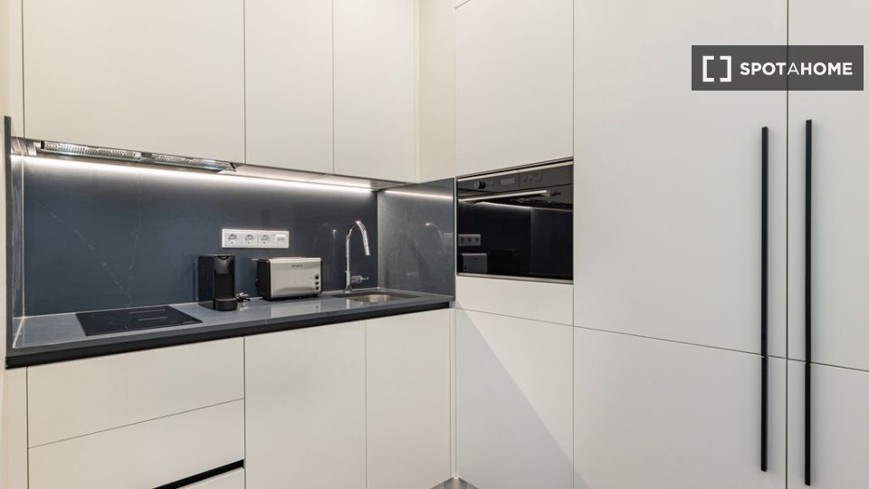 Apartment Lisbon, 1 bed — photo 2