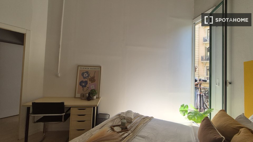 Double room Barcelona, 8 beds, 180m² — photo 4