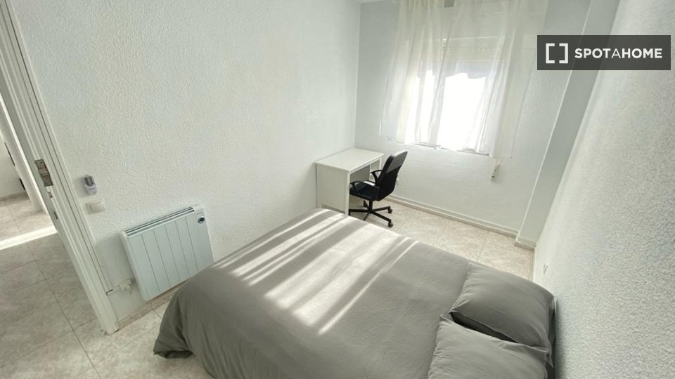 Double room Madrid, 4 beds — photo 9