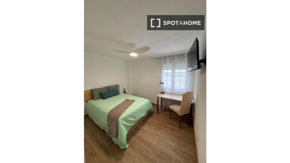 Double room Madrid, 4 beds — photo 18