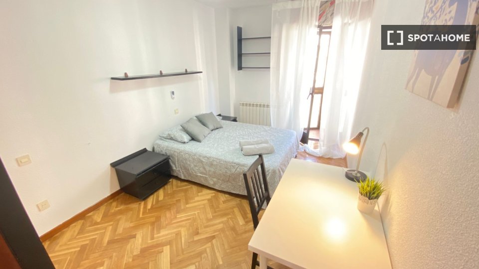 Habitación doble Madrid, 5 habitaciones — foto 11