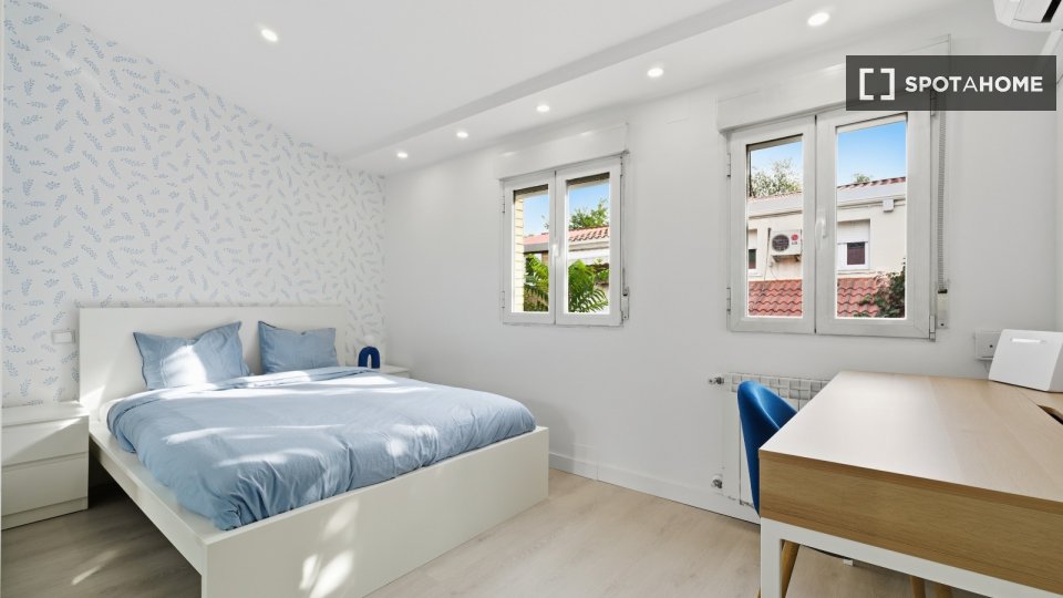 Double room Madrid, 4 beds, 110m² — photo 9