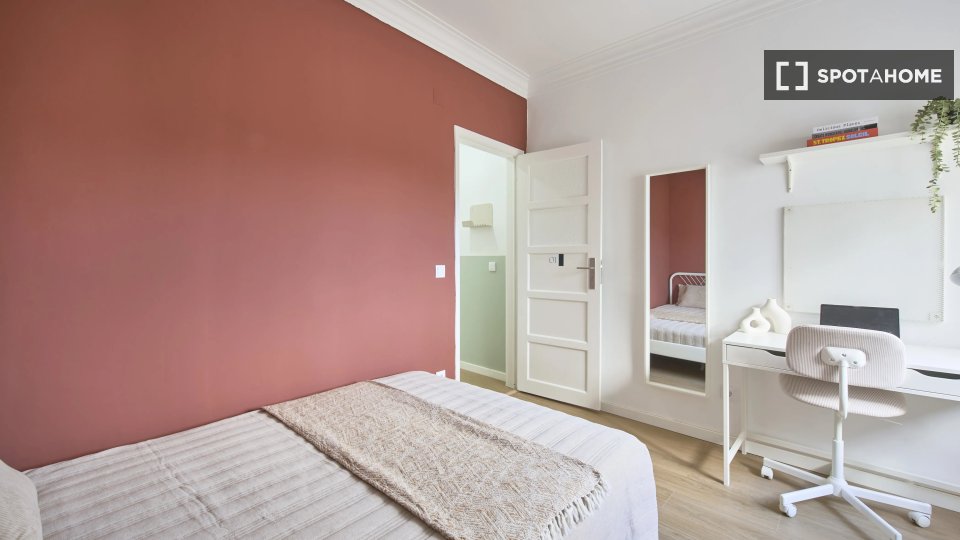 Double room Lisbon, 4 beds — photo 12