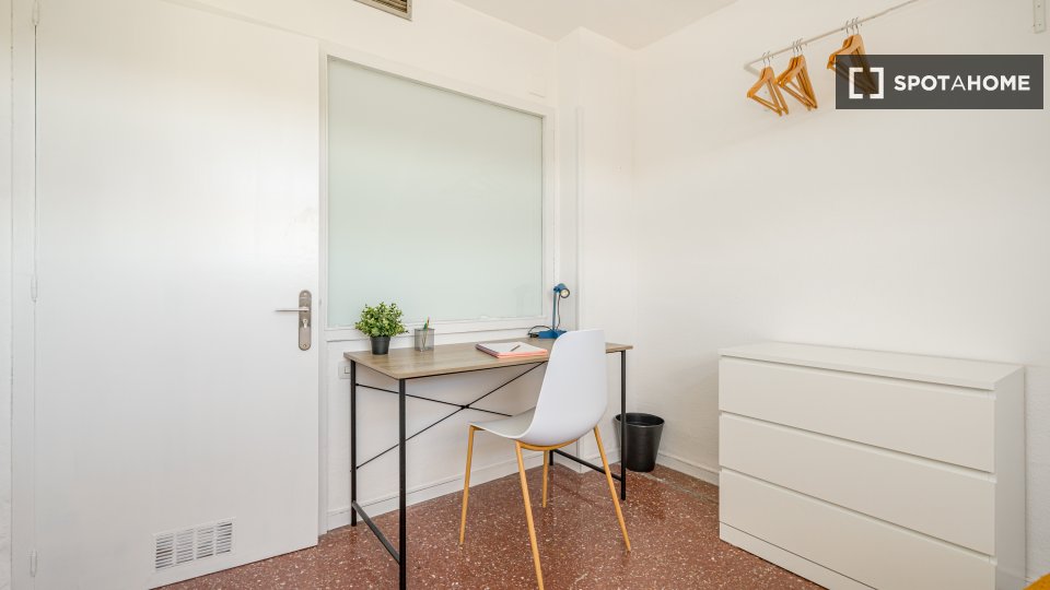Double room Madrid, 17 beds — photo 18