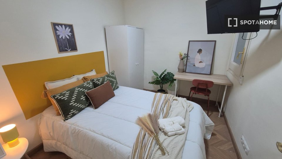 Double room Barcelona, 8 beds, 150m² — photo 1
