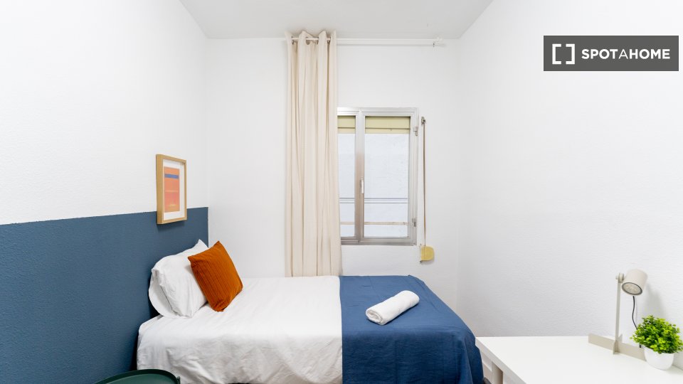 Double room Madrid, 5 beds — photo 7