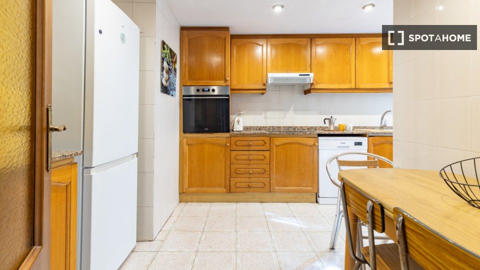 Apartment Valencia, 4 beds — photo 25