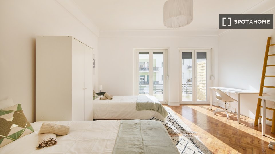 Double room Lisbon, 6 beds — photo 8