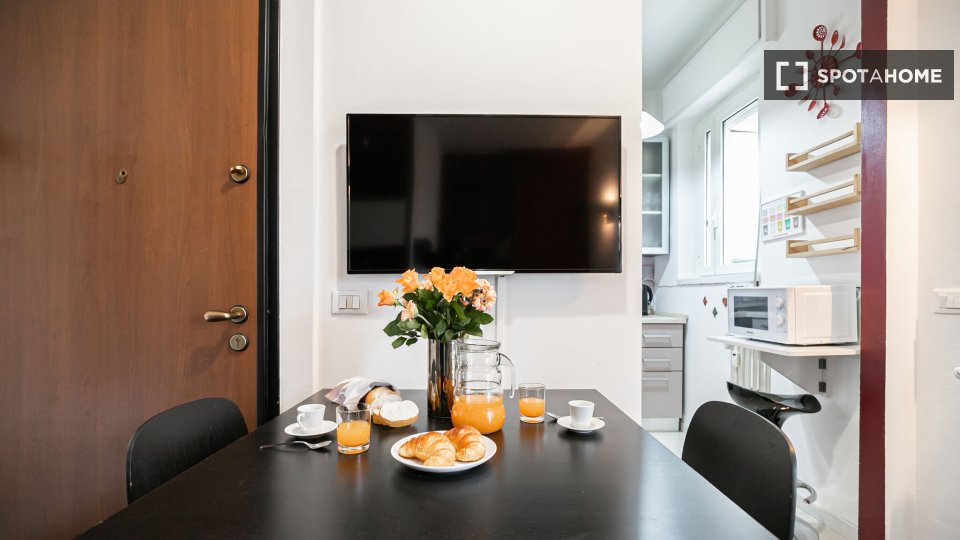 Apartment Milan, 1 bed, 37m² — photo 17