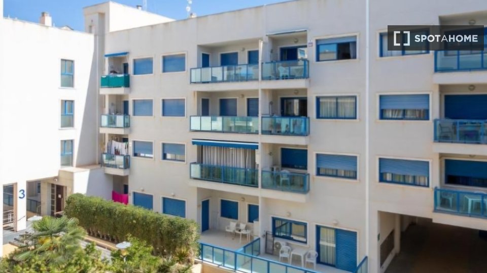 Double room Alicante, 2 beds, 70m² — photo 3